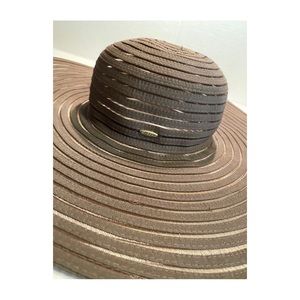 OVERSIZED FLOPPY HAT